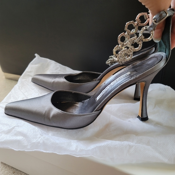 MANOLO BLAHNIK Grey Satin Crystal Embellished Pointed-Toe Heels - Picture 3 of 16